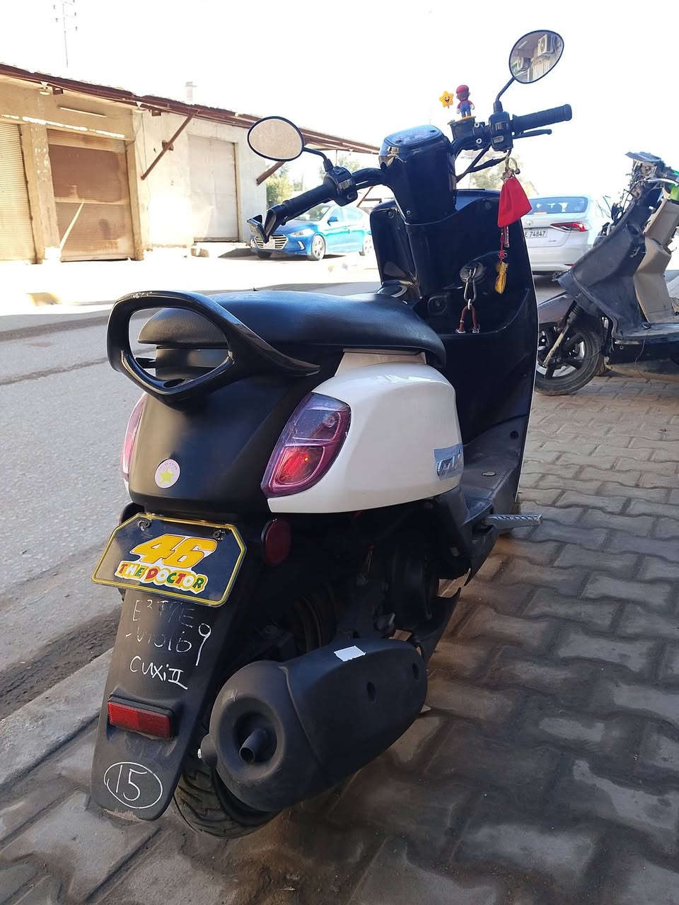 سلام عليكم للبيع بوليس موديل 2016 ياباني صار سبوع من نازله من رمبه دراجه جديده بمعنه الكلمه برغي مامفتوح بيه وصل موجود مل معرض عليه عدسه زنون سعر 1250 وبيه مجال مكان مسيب هاذه رقمي *********** ولا صير لوتي
