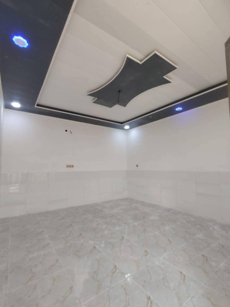 سلام بسعر 55 مليون وبيه مجال 🙋‍♂️150متر شغل جناي
#يعلن_مكتب_سماء_النجف _مقابل_قرية_لغدير_عمود282_مباشر

#بيت_150متر_مربعه  
#_قريبه_عله_شارع_لعام_ 

#بيت_طابو_زراعي_سند25

#سعر_55مليون_وبيه_مجال  

بناء حديث
غير مسكون
بناء ممتاز جدا 

 عنوان لبيت النجف 
#مقابل_ملحق_قرية_الغدير_مباشر 
يحتوي لبيت على+ غرفه2 +صاله +ستغبال +مطبخ +صحيات بلداخل +وصحيات بلخارج 

***********وتساب
