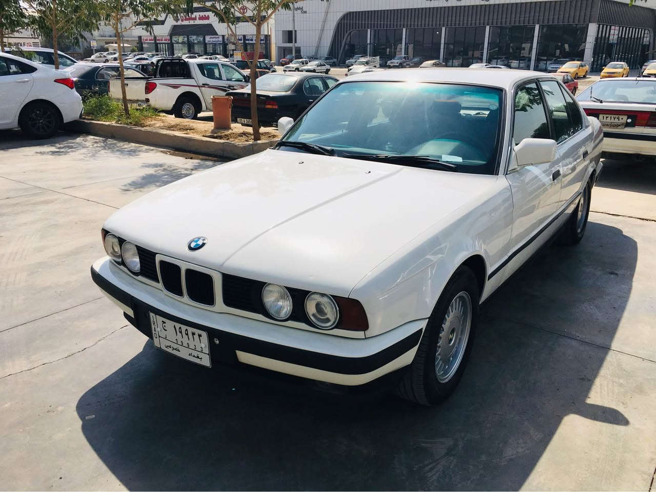 بیئێم دەبلیو بۆ فرۆشتن مۆدێل1993 حەجم 535 بێ بۆیاخ هەموو گیانی بەشەرت سارد و گەرمی ئیش دەکات گێڕو مەکینەی بەشەرت *********** Singapore
