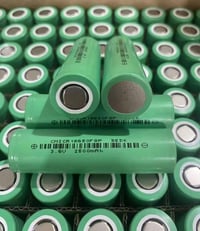 بطارية 18650 • ليثيوم أيون • قابلة للشحن