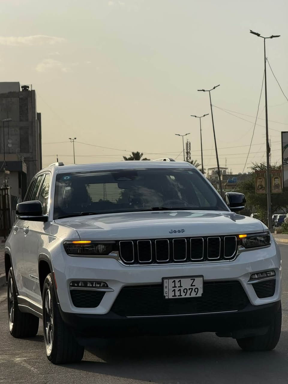 السلام عليكم ورحمة الله وبركاته
جيب كراند شيروكي 4XE 2024 وارد امريكي 

لون ابيض 

حجم المكينه : 2000 تيربو + هايبرد بلك ان

375 حصان سيارة شبابية 

المسافة المقطوعة : بحدود 45 الف كيلو

سيارة نظيفة وجديدة بمعنى الكلمة

الضرر جانبي فقط باب خلف السايق 

مكان السيارة بغداد / بغداد الجديدة 

السعر : 31 الف دولار

تواصل خاص او على الرقم ***********

