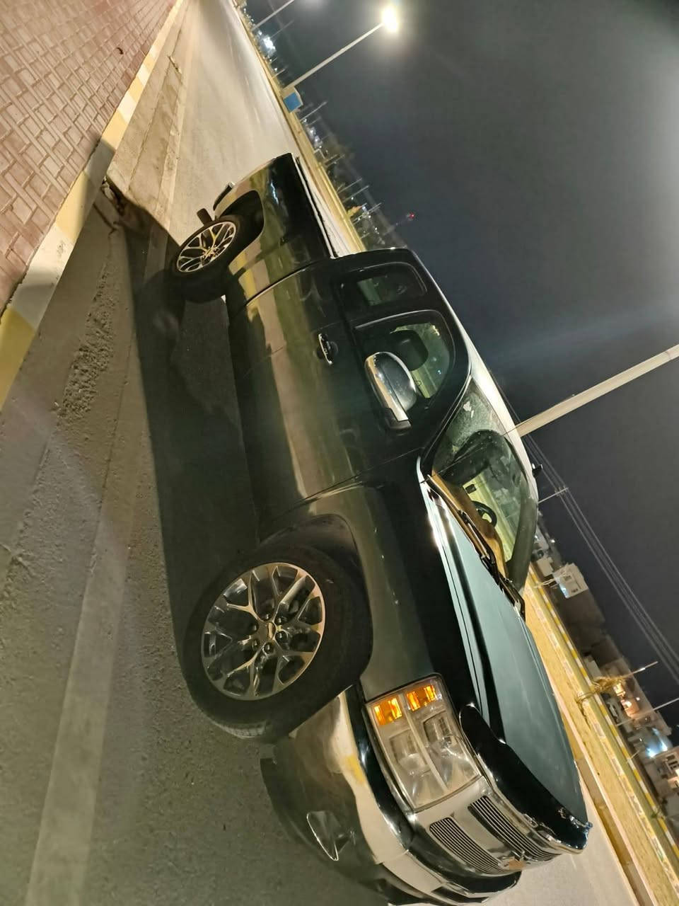 سياره سلفادور ٢٠١٣ باب وربع رقم بغداد شرط لتحويل  سياره بيها ضربه جاملغ من أمريكا فقط لا لغود ولا شواصي سليمه
١٠٠ ب ١٠٠ و ب عراق جاملغ خلفي شي خفيف حيل جوه لبك لايت  فقط سياره بيها قطع صبغ بسبب لجراد اني ابيع حزام لمعه فول بيها 
V8. 5300 CC
كير ومكينه مكفولات وكاله برغي 🔩ممفتوح بيها 
مواصفات LT 
كشنات كهرباء 
شاشه تسلا 
تخم تاير جديد صالي سبوع من شاده 
ويل كروم 22 مال تاهو 
دعاميه نيكل
 منضومه زنون 
ضايف الها منضومه غاز 80 لتر 
غطاء بدي وهواي سوالف
للبيع ١٣٠ وبي مجال مارجع احد للشراي خادم ❤


**إذا كنت صاحب هذا الإعلان وتريد حذفه لأي سبب، رجاءا أرسل رسالة إلى الدعم الفني**