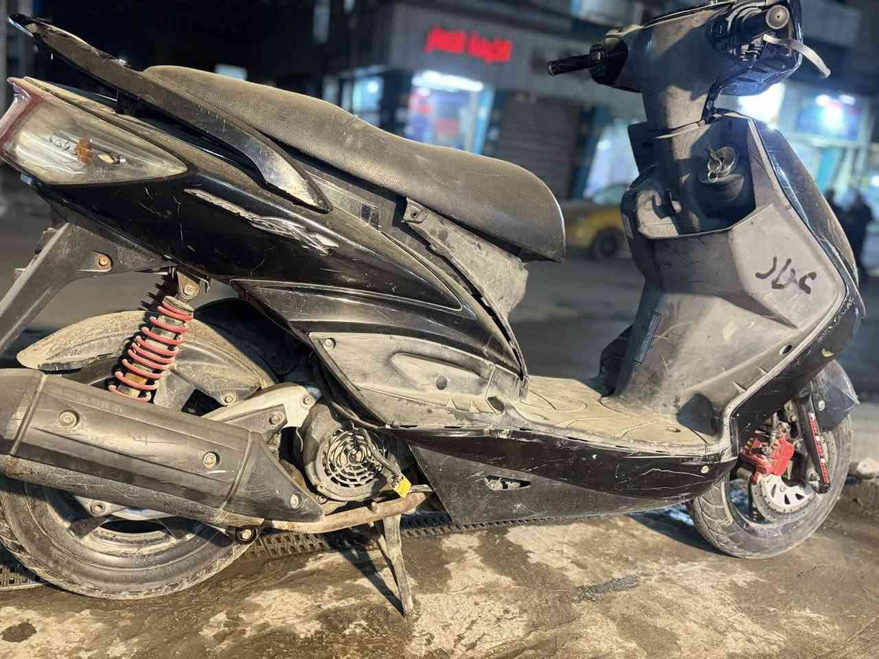 سكنس فحل للبيع دراجة متروكة  كفر بلادي ختم واحد مكينة بلادي برغي ما مفتوح   الدراجة تشتغل بس تطفه ما اعرف السبب 
رقمي 
*********** واتس اب فقط 
*********** اتصال فقط
