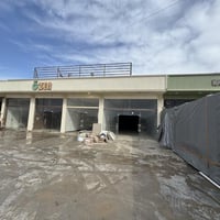 محلات للايجار • معرض/غسيل سيارات • مقابل تقية