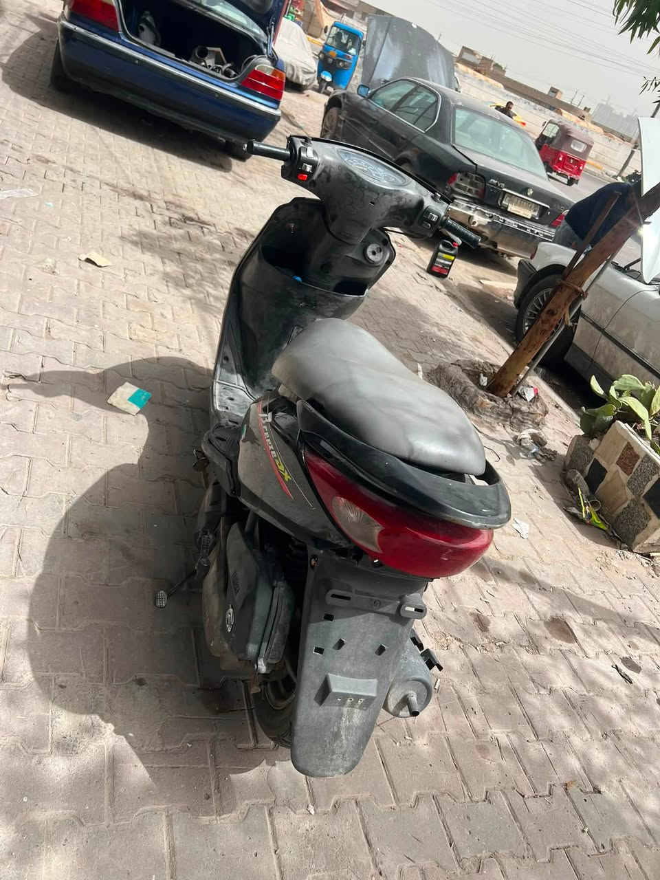 دراجه بريز  DX لايت ناصي 140 جديده و حلوه مكينه ناعمه و خرسه كفرات جديد منضومه لايت جديده الدراجه تخبل نقصهه فقط قمچي و الكفر الخلفي مال الواقيه فقط سعرهه 700 و بيهه مجال مكاني الحريه الاولى بدايه مدخل الشمري رقم التواصل ***********موجود واتساب
