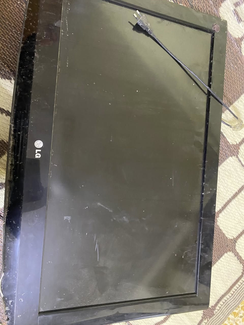 بلازما ال جي حجم  ٣٢ بدون نت شرط الشغل السعر ٢٥ اللف ***********
