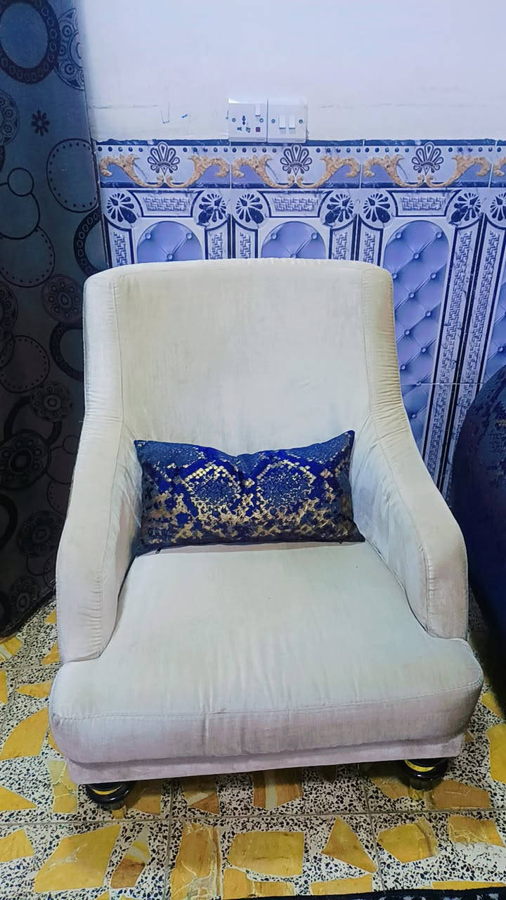 اغراض نظيفه جدا تخم 8مقاعد تركي ثقيل طباخ ميديا اربع عيون جديد بعده ميز طعام مع اربع كراسي مكان بغداد الدوره شارع ستين اي استفسار ***********
