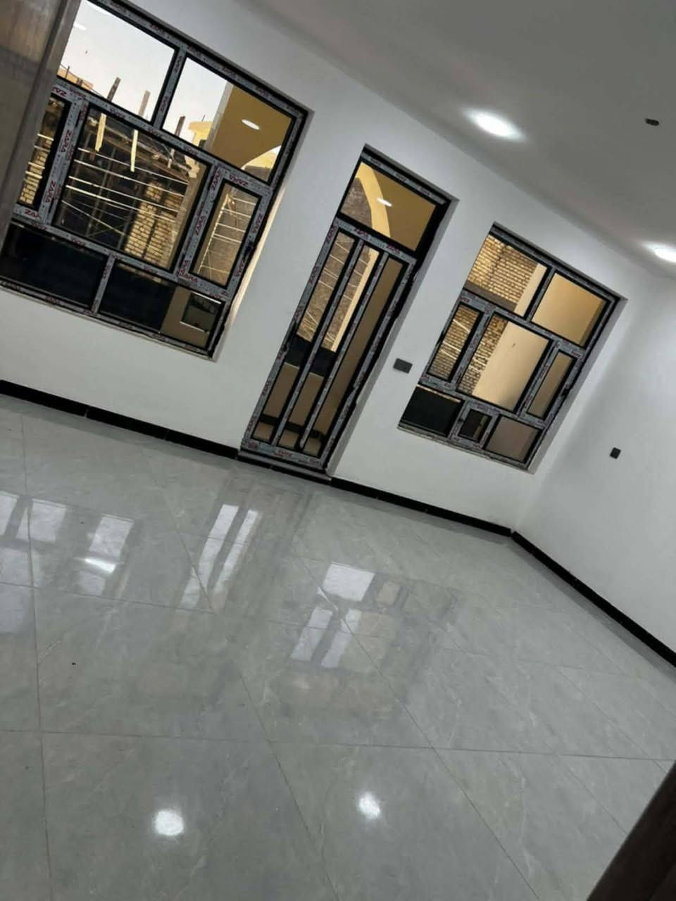 السلام عليكم
🏠#دار_للبيع   100متر واجهيه 6،25متر نزال 16متر
  طابقين   بناء حديث وتصميم متكامل ✨️

يحتوي البيت. ع[3غرف نوم -استقبال -صحيات عدد 2- صالة- ومطبخ] البيت شغل درجة اولى 

مع الخدمات[ماي-كهرباء-تبليط]✨️

🔴ملاحضه البيت جاهز للسكن 🔑

⬅️نوع العقار  طابو زراعي سند 25 اقرار محكمه 

⬅️العنوان #بغداد_الدوره_البوعيثه   
       مجمع السلطان الرابع

🔴للاستفسار  خاص او الاتصال ع  الرقم 
☎️***********
