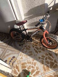 بايسكل للبيع كما موضح في الصورة  السعر 35  07903920161