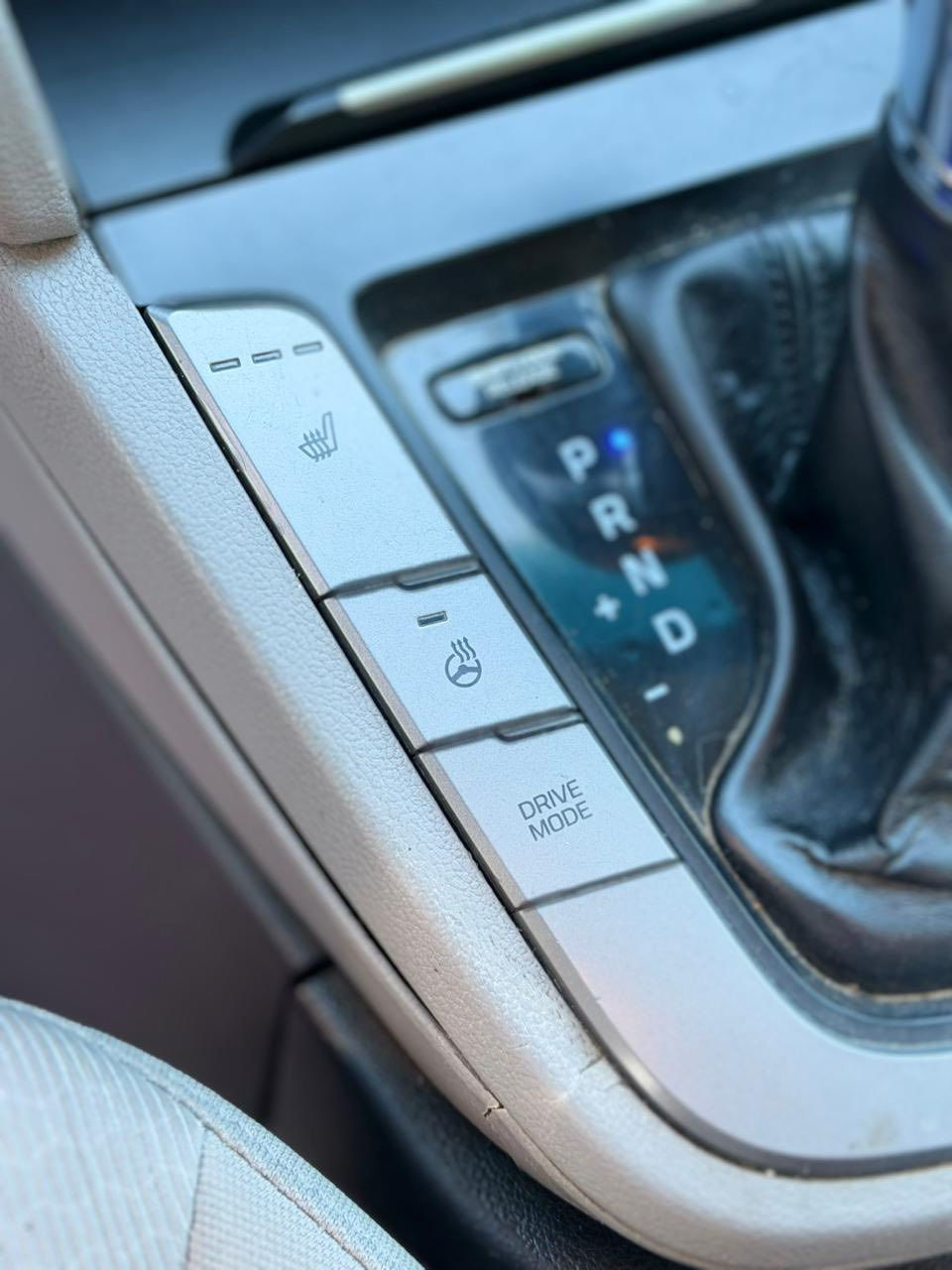 السلام  عليكم النتره مديل 2018 امريكي صور الحادث بالمنشور رقم بغداد أنكليزي بسمي مواصفات تحكم ستيرن تدفه بالكشن تدفه استيرن رادار شاشه كأمره ويل كب 5 منظومه زنون بلاجكتور لد سياره جاهزه مابيه أي نقص السعر 120 وبيه مجال قليل. العنوان البياع تقاطع درويش ***********
