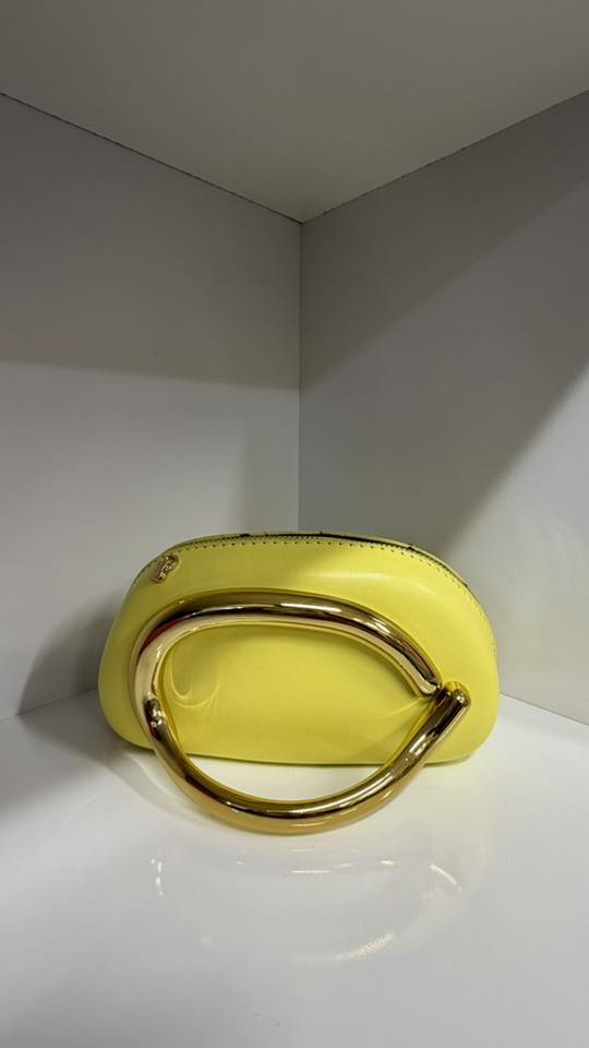 متوفر حقائب نسائية بأسعار مناسبة وموديلات بألوان مختلفة ومميزة للحجز والاستفسار راسلونا عالبيج ❤️❤️


**إذا كنت صاحب هذا الإعلان وتريد حذفه لأي سبب، رجاءا أرسل رسالة إلى الدعم الفني**