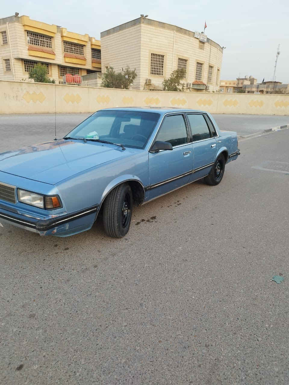 سلام عليكم
سلبرتي موديل 89  رقم بغداد تحيول ثاني يوم سياره جاهزه مكفوله من الضربه وتبديل سياره جديده وجاهز محرك كير حداديه كهربائيات تخم تاير كله جاهز باتري سياره ناعمه وترايك وين مايعجبك 
مكاني البصره السعر 52 وبيه مجال 
*********** سنويه جديده لل 29
