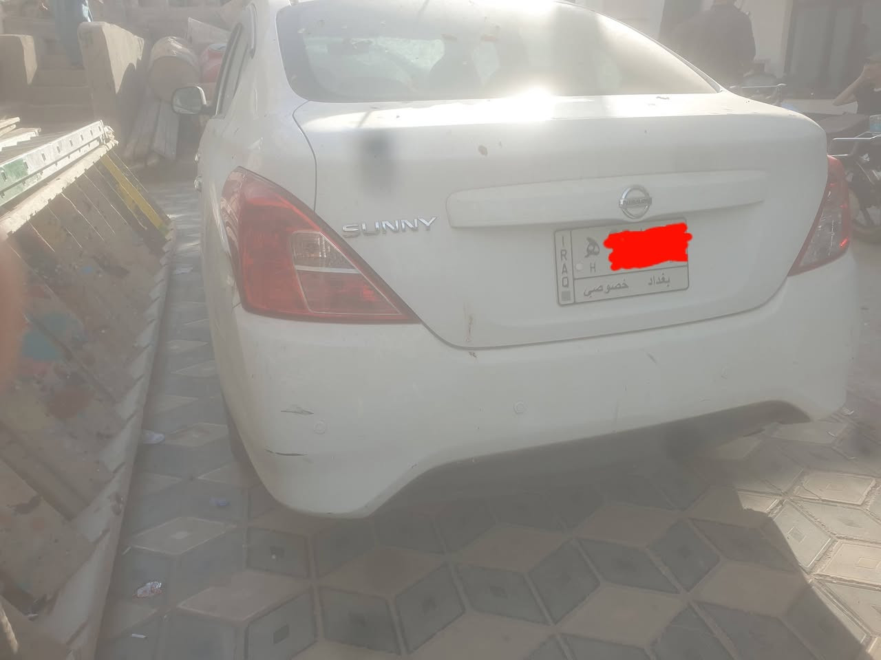 السلام عليكم
من رخصة المدير المحترم

سني هندي ٢٠١٨ بليته زرقاء ماشية ٥٥ ألف بأسمي مكاني بغداد كريعات سعرها ٩٠ وبيها مجال رقم الهاتف ***********
