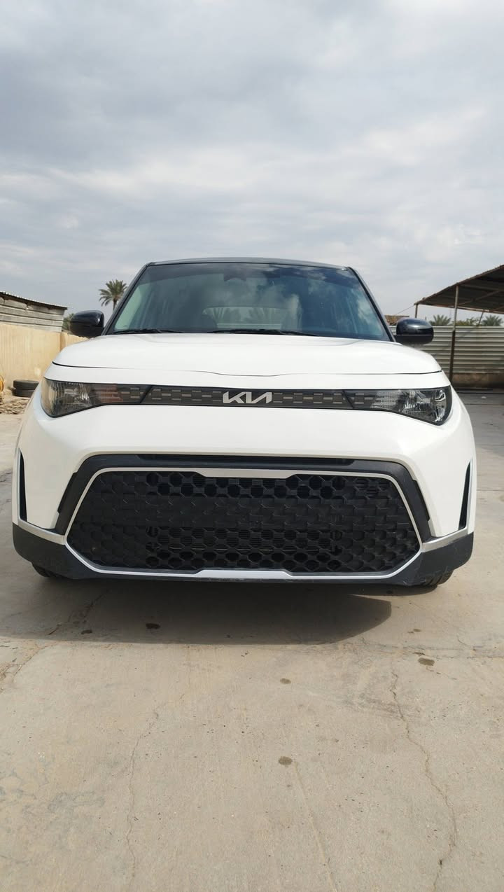 السلام عليكم صول موديل 25 زيرو ماشيه فقط 90ميل رقمين مواصفات فول عده الفتحه الون ابيض قماره سوده حادثه موضح بل صور بدون ارباك تشغيل بصمه ابواب بصمه دخول جديد بدون رقم العنوان بابل الاتصال ***********.   ***********السعر 165وبيه مجال ميحتاج اشرح اكثر سياره جديده
