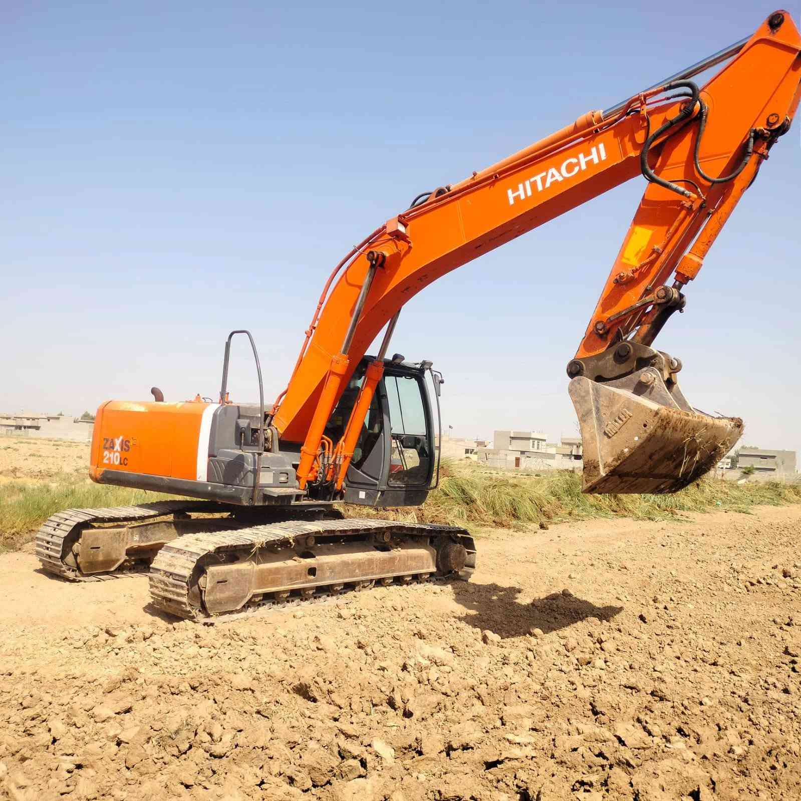 هيتاشي 210Lc حفارة محرك مجفت فقط مضخة كنترول دوران مامطخوخ صبانة كلة عل بلاد ماملعوب بي جاهز حالياً بالشغل  ***********
