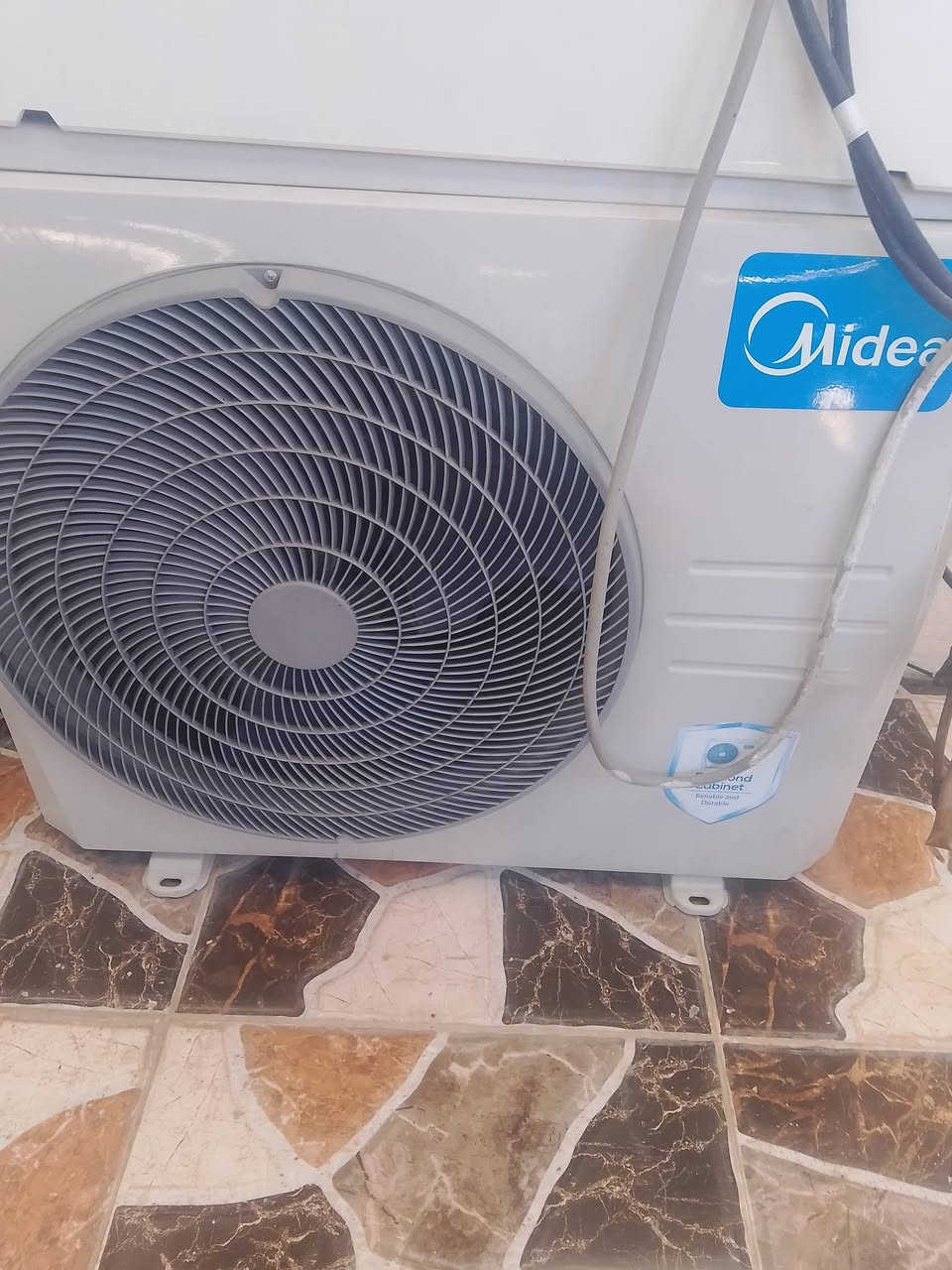 سبلات 2طن للبيع الجهاز كلش نظيف شغال شرط الشد والفحص سعر 425 وبي مجال ***********
