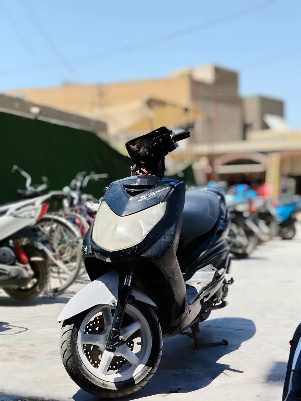سلام عليكم ورحمة الله وبركاتة من رخصت صاحب الكروب دراجه سكنكس فحل دراجه نضيفه مابيه شي نقص كهربائيات كله شغاله دراجه حلوه  ولياخذه بل عافيه عليه سعر 400 وبيه مجال مكان نادر الثانيه ***********
