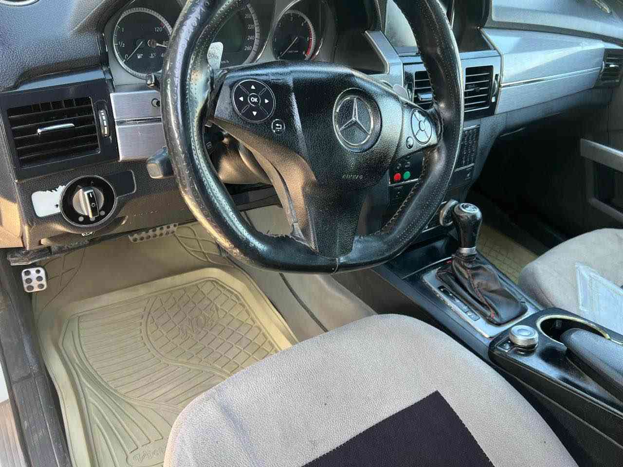 مرسيدس بنز 330 Mercedes Benz    Glk 
موديل 2009
رقم أربيل هزه جديده. رقم دولي 

السيارة نظيفة جدا 

2 بصمة معاها 
داخل اسود جلد 
شاشة تحديث من شركة مرسيدس 
شاشات خلفية
خمس ابواب بصمة 
تدفئة كشنات أمامية
محرك   3500  Vvti
6 سلندر
سيدي جنجر 6 أقراص
شاشة كبيرة وسطية وكاميرا خلفية 
حساس مطر
نظام اقتصادي
ليد أمامي
تحكم ستيرن 
مثبت سرعة 
ويل كب 20
بانوراما  2 فتحه 
تخم تاير جديد مع ويل اجنبي 
و بطاريه جديده 
صبغ ربع بنيد 
الباقي مكفول 
اعلى فئه. ب Glk 
السعر ١٠٢ ورقه بغداد, العراق


**إذا كنت صاحب هذا الإعلان وتريد حذفه لأي سبب، رجاءا أرسل رسالة إلى الدعم الفني**