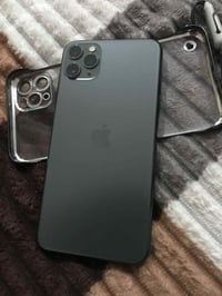 ايفون ١١ برو ماكس • ٢٥٦ • سماعة ماتشتغل