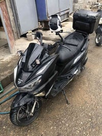 اكس ماكس سترونك • كهربائيات شغالة • صندوك خلفي