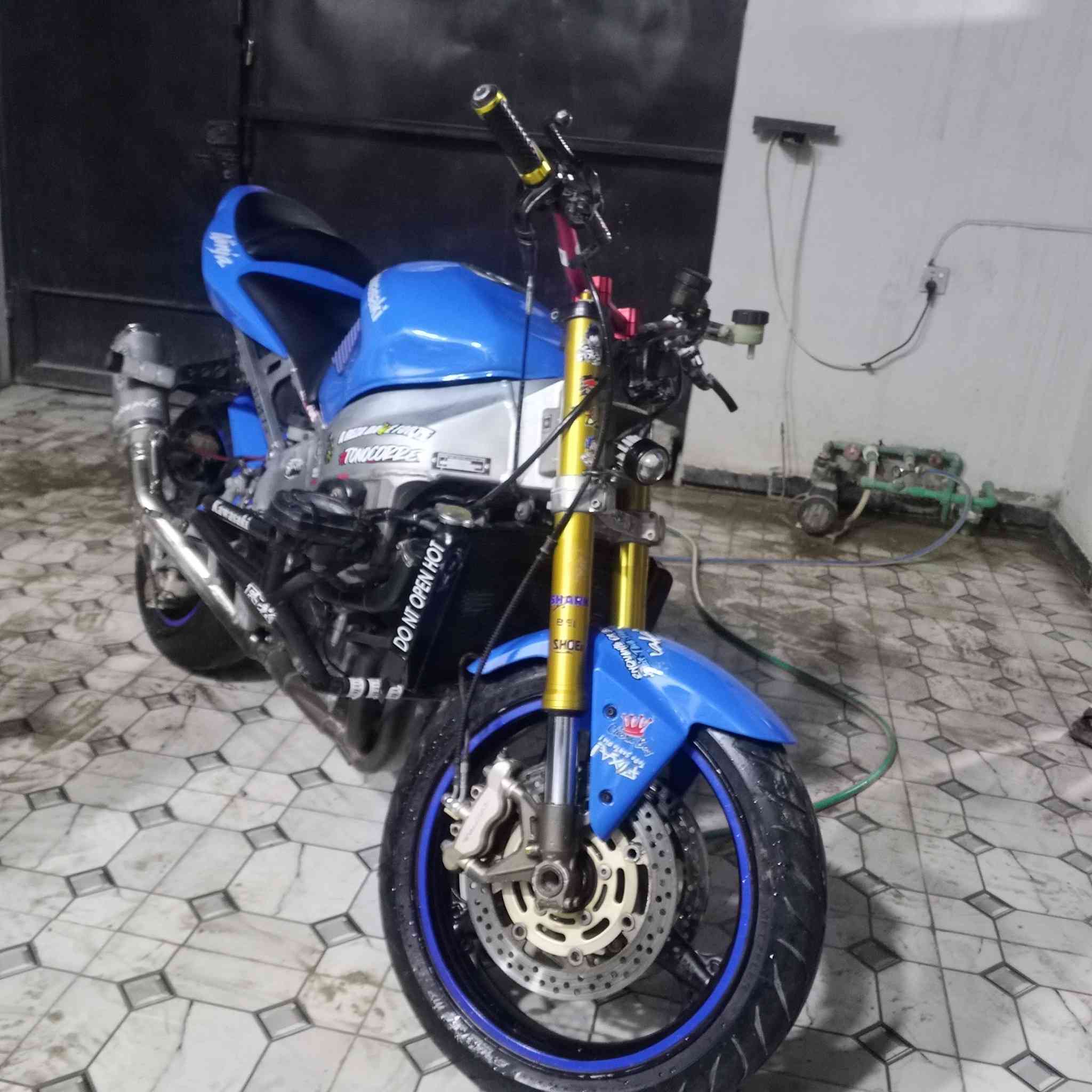 سلام عليكم كاوسكي 636مكينه مامفتوحه جيب 10فيتريه لا تنقيص لا دخانه لا صوت مكينه خرسه حماوه ثابته 71و77اوراق كامله اكزوز اصلي تايرات جدد المكان ديالى بعقوبه السعر 25وبيها مجال ***********
