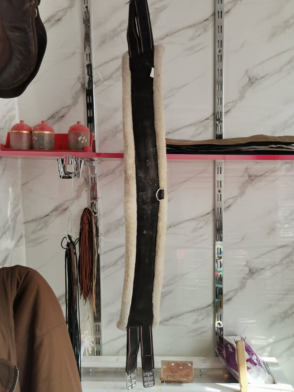 السلام وعليكم متوفر سروجة خيل العنوان ديالى ناحية كنعان الاستفسار على الرقم ***********
