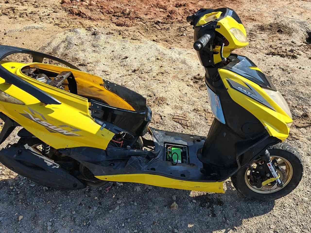 دراجه سكنس للبيع موديل 2023محرك مفتوح +تشتغل سلف وهندر شغالات +كهربائيات شغالات مكاني #ديوانيه السعر  225 وبيها مجال
رقم الهاتف ***********
