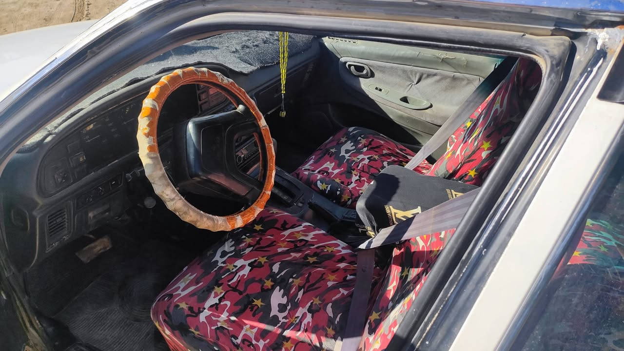 السلام عليكم برنس للبيع موديل ١٩٩٣ رقم واسط السعر ٢٥ للعلم السياره كيره كايم بس بيه مكينه كلش نضيفه وحداديه نضيفه 
***********
