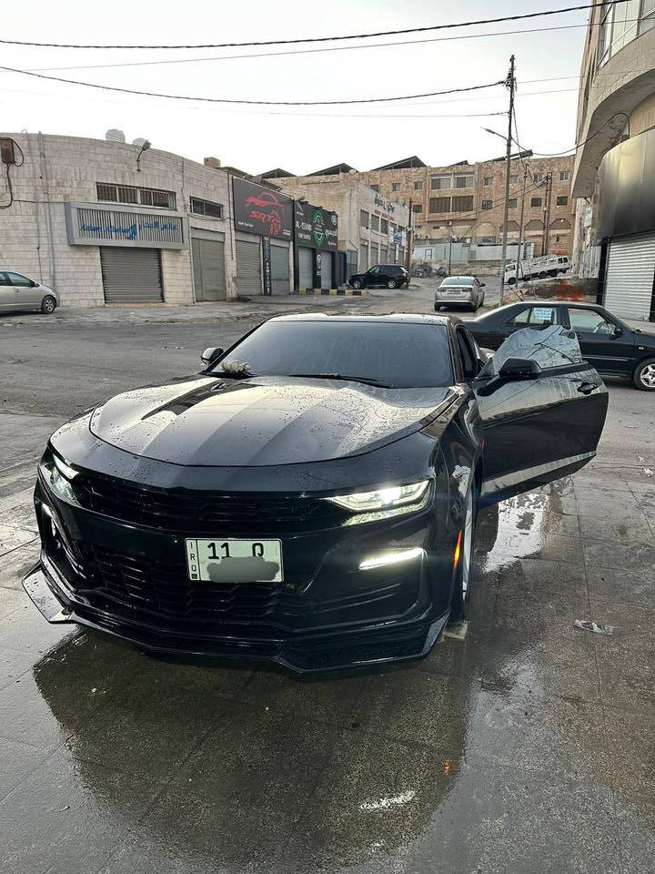 السلام عليكم 

للبيع كمارو ٢٠٢٣ ايكوبوست 
رقم بغداد الجديد 
ماشية ٥٠ الف كيلو 
مواصفات : شاشة، كراسي كهرباء، كامرة، بجم ss
الضرر جاملغ وبنيد جهة السايق وبيها تعديل بالشاصي 
محرك كير كفالة، تراي وين متحب 

بسعر مناسب تجي تفحص الكير المحرك تراي فقط 
سيارة حلوة ونظيفة. 
السعر ١١٥$
بغداد : ***********
