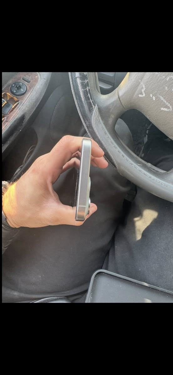 ايفون 15 برو ماكس للبيع فقط الذاكرة 256 شرق اوسط نموذج M البطارية 90 نضافة الجهاز جيدة مكفول من اي تصليح وضرر غراضه موجوده المكان بغداد زيونه او الغدير 
للتواصل دايركت او ***********
