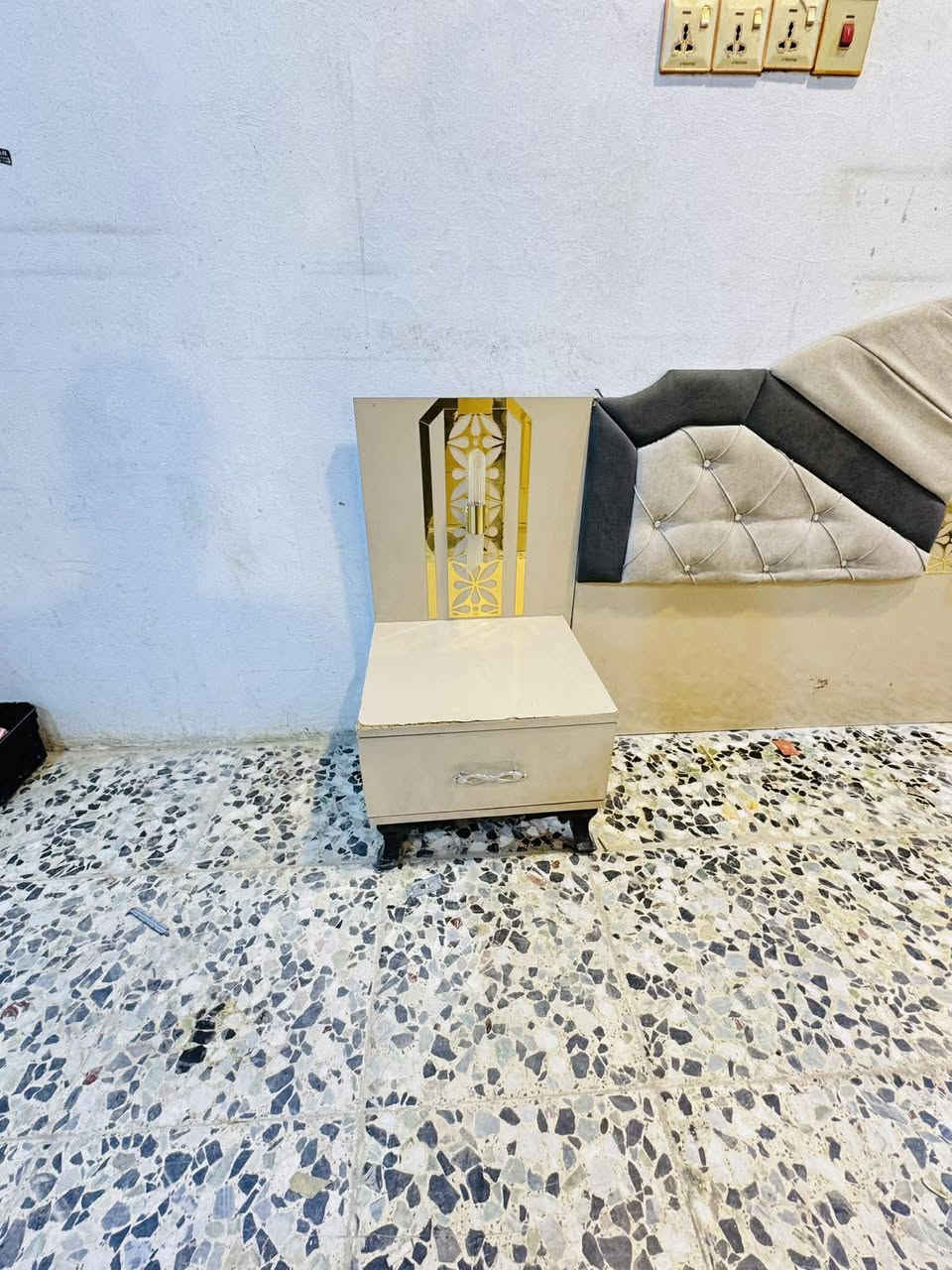 غرفه نوم تركيه نضيفه كامله سعره  350 الف مكانها نجف


**إذا كنت صاحب هذا الإعلان وتريد حذفه لأي سبب، رجاءا أرسل رسالة إلى الدعم الفني**