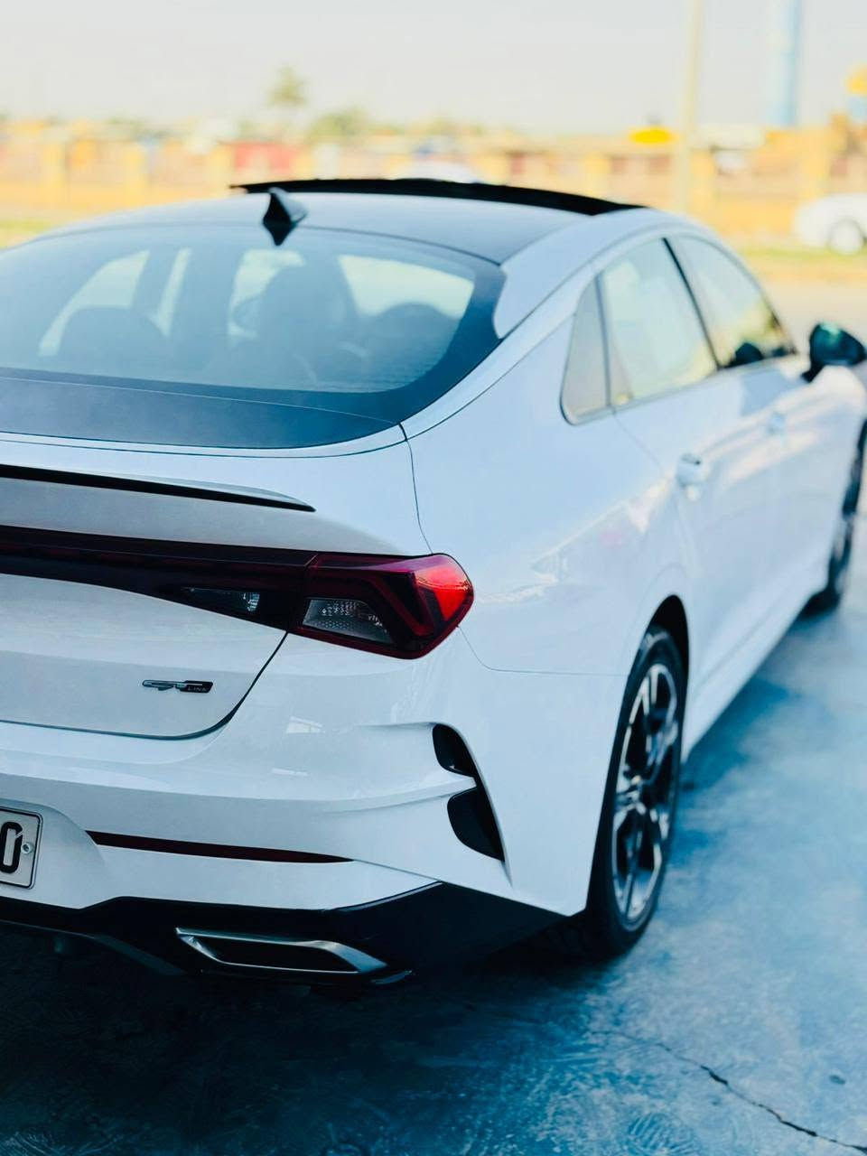 السلام عليكم
K5 GT-Line
موديل 2021 وارد أمريكي 
فول مواصفات ال Gt_line معروفه
حادثه بارد كد شبر بحافه الجاملغ
السعر 200 وبيه مجال 
***********
