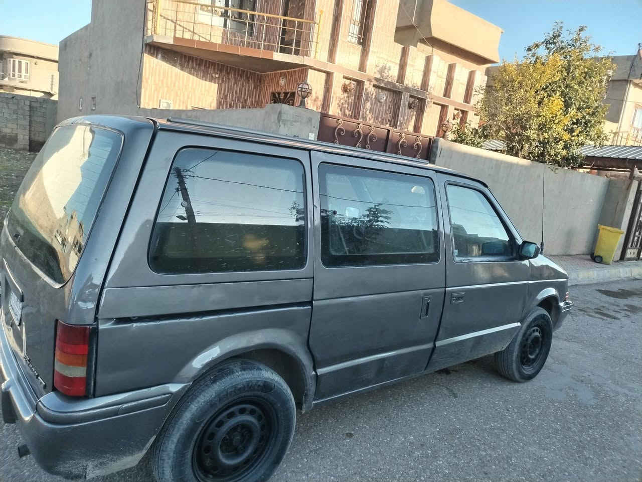 سلام عليكم سياره دوج كلايزر 7 راكب رقم صلاح الدين سنويه جديد لحد 2028 مشروع وطني تحويل موباشر كير محرك صدر اكسل تايرات كوله ابشرط سياره جاهز من كول نواحي بدون ضرر بدون خياص سعره 32 شراي خابر *********** مكان كركوك داقوق
