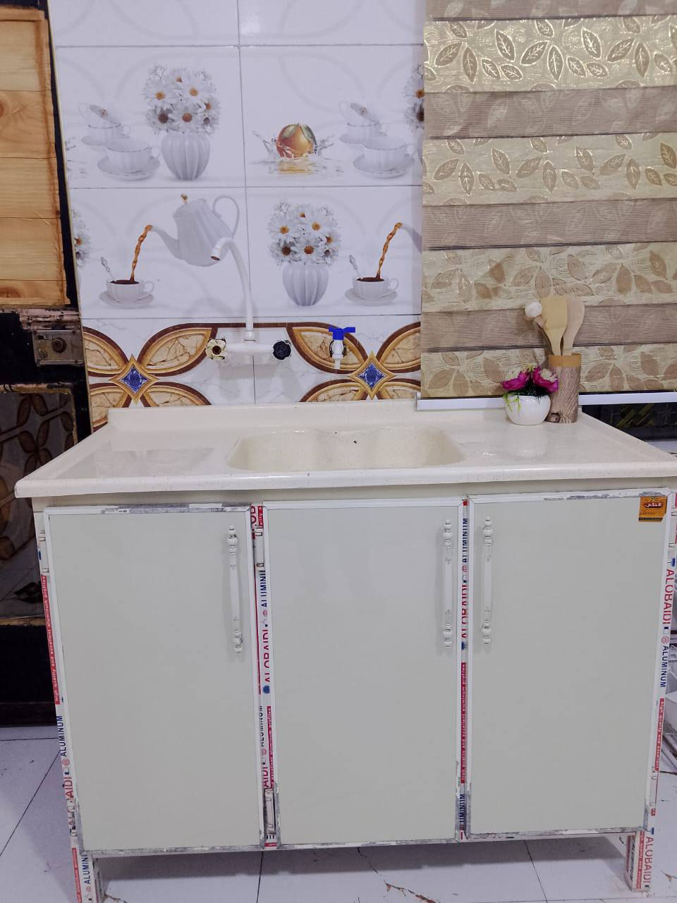 السلام عليكم كاونتر تفصال للبيع قطعتين كلش نضيف وحلو تفصال قوي ومتعوب علية لا كسر ولا فطر ولا زلغ قوي كلش نضيف ولقطعة الثالثة سنك مرمر جديد ما صار هواي من شتريتة حوض واحد السنك بس كلش نضيف السعر الكلي 400وبي مجال الشراي واتساب وانا خادم ***********
