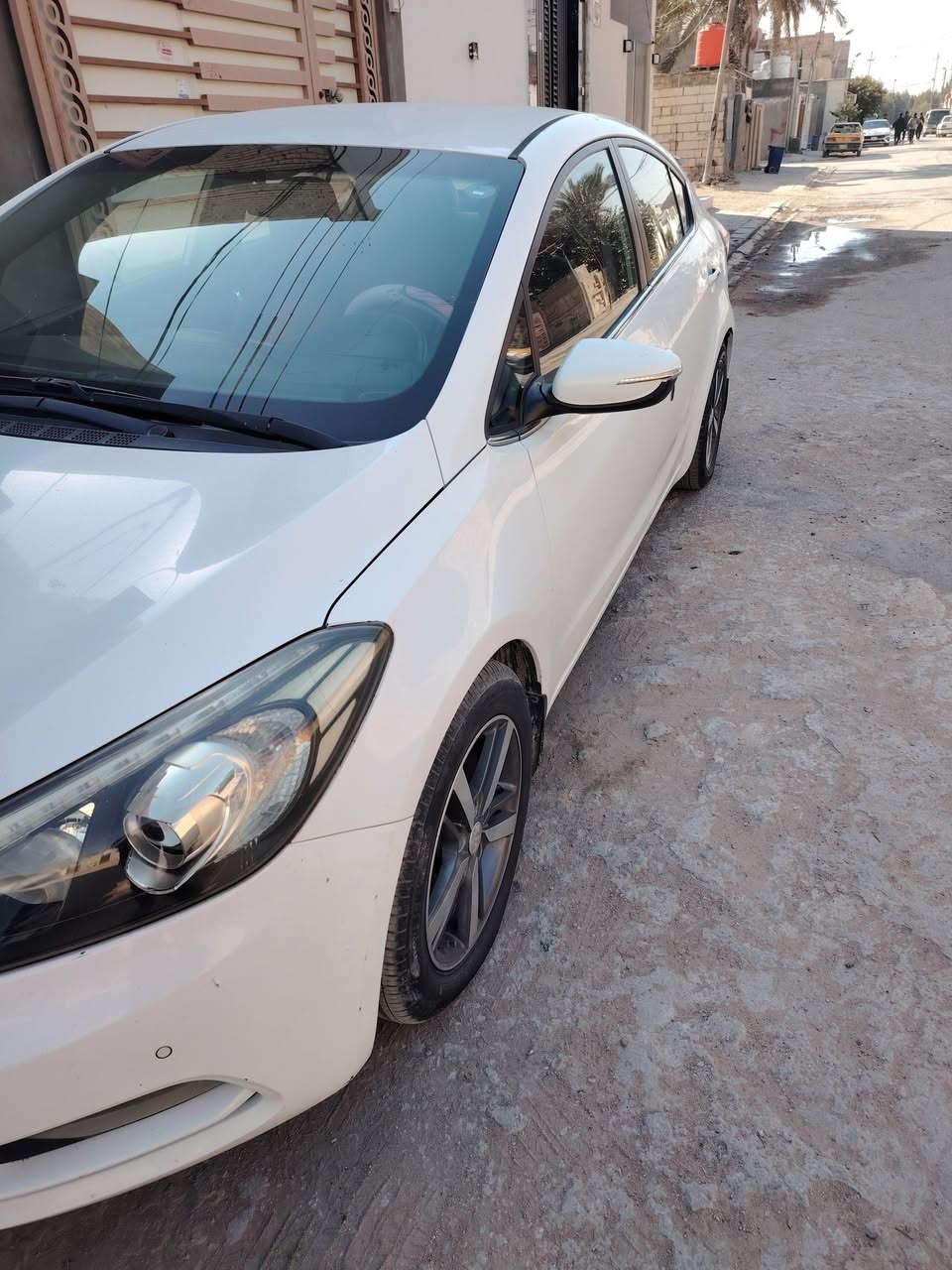 السلام عليكم من رخصة الاخوه المشرفين
سيراتو ٢٠١٣ محرك 1600
حساسات اماميه و خلفيه ابلاديه
تبريد خلفي شفتات با ستيرن
لد امامي و خلفي اشاير با مري و مري شفط
بيهه بارد با جاملغ الأمامي و بيهه رشت
 صبغ قليله جدا
*********** بي واتساب
السعر ١٢٥ و بيهه مجال قليل
