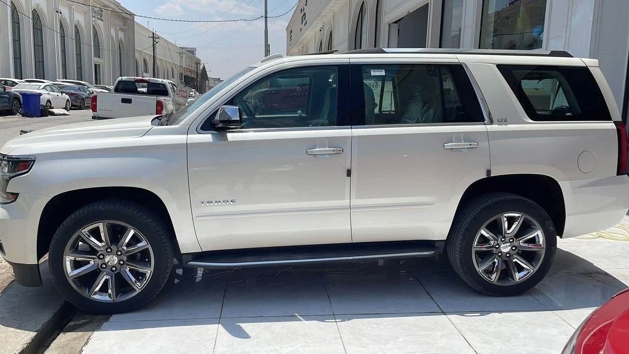 تاهو LTZ 2015 خليجي وكالة المنصور 
لون ابيض صدفي فول مواصفات 1/1 كفالة عامه من الدعاميه للدعاميه  رقم سليمانية مغلفه البجم ppf ممشاها قليل 65 الف كشنات جلد خزن ميموري للكشنات سقف بانوراما المصابيح الاماميه  نظام تعليق هوائي رادار شحن لاسلكي كامره خلفيه صندوق كهرباىي التحكم على المنحدرات مستشعر وقوف  مراقبه النقطه العمياء وصراحتاً انا ما ذكرت كل المواصفات لان مواصفاتها بعد اكثر ومو كلهن اعرفهن مكانها بغداد حي الحسين او الانبار الفلوجة 
0780 330 9873
لسعر 375 بغداد, العراق
