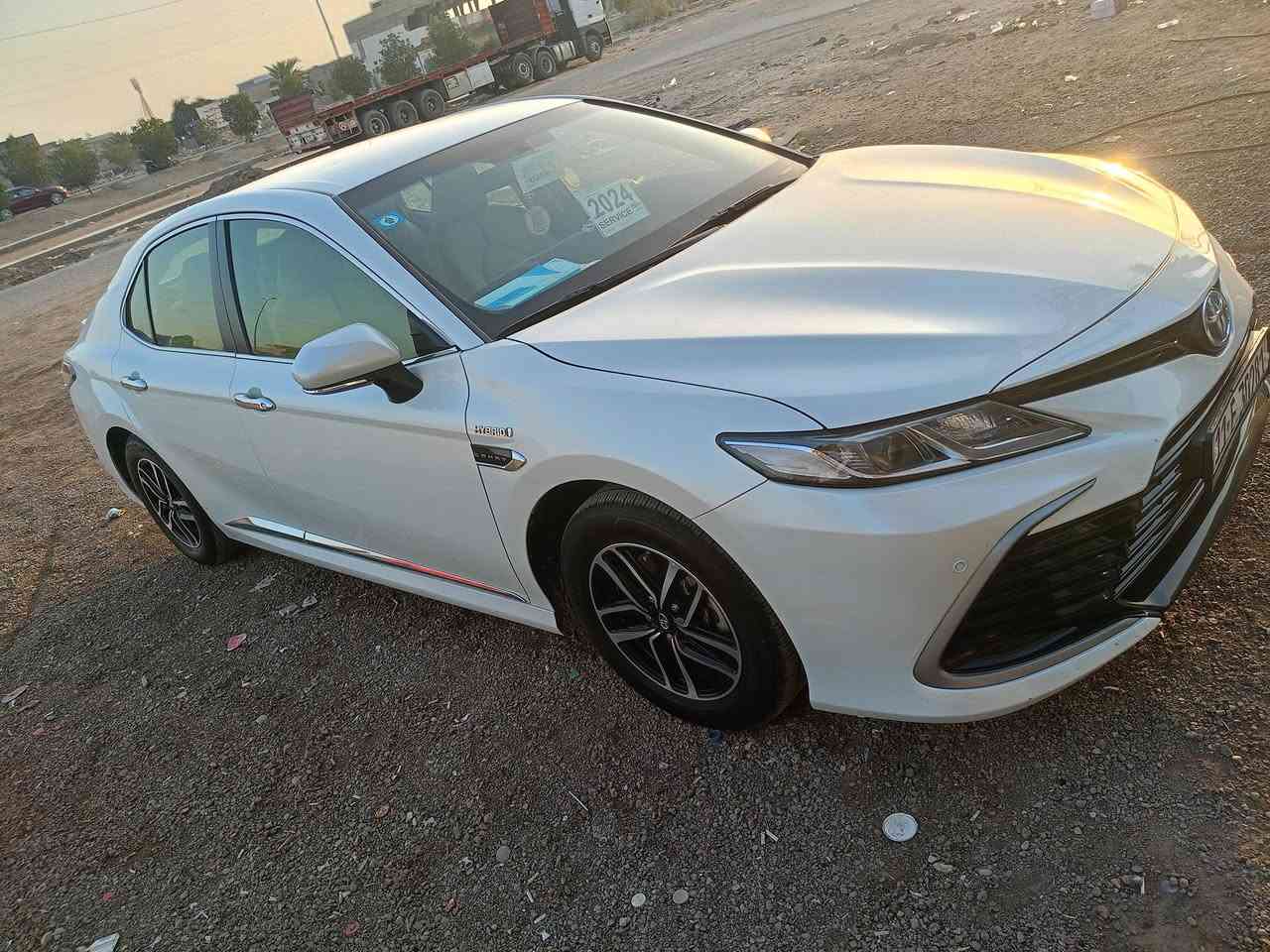 السلام عليكم تويوتا كامري للبيع موديل 24 هايبرد كفاله عامه عنوان السياره بغداد ابو غريب ماشيه 30 ***********
