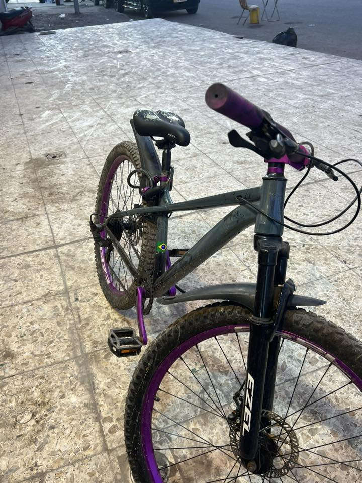 سلام عليكم بايسكل بناتي حجم 26 جبلي مستعمل 15 يوم بس جديد شركه ايزل  نظيف لاخر درجه شخط مابي رايده ب 160 وبيه مجال


**إذا كنت صاحب هذا الإعلان وتريد حذفه لأي سبب، رجاءا أرسل رسالة إلى الدعم الفني**