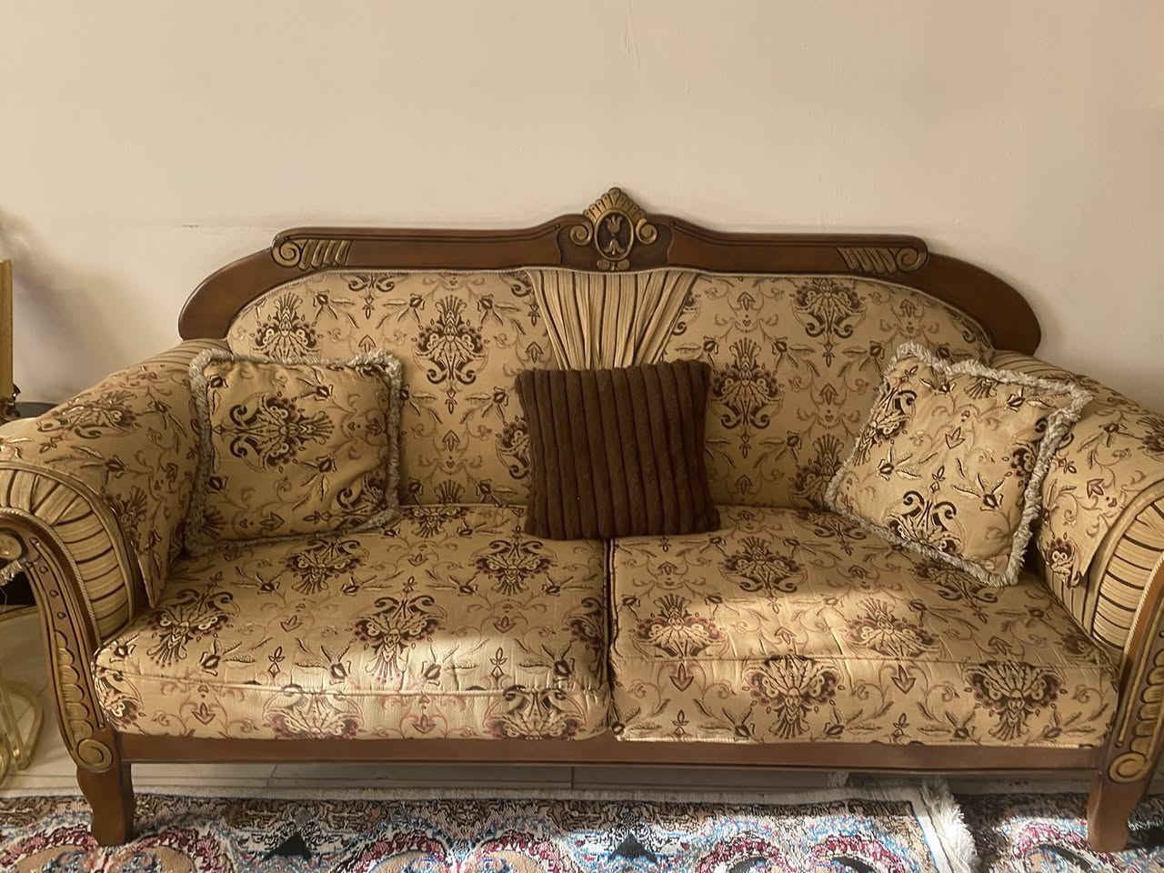 تخم تركي مكون من عشر مقاعدنظيف جدا .العامرية***********
