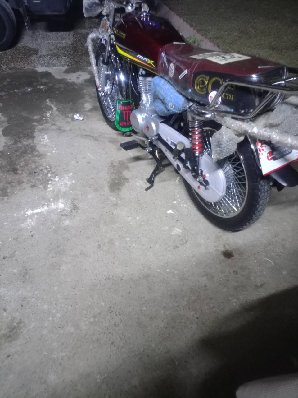 تايكر للبيع25زيرو ماشيه قليل  السعر 800 وبيها مجال وعنواني قرب جزيره بغداد وهاذه رقمي ***********
