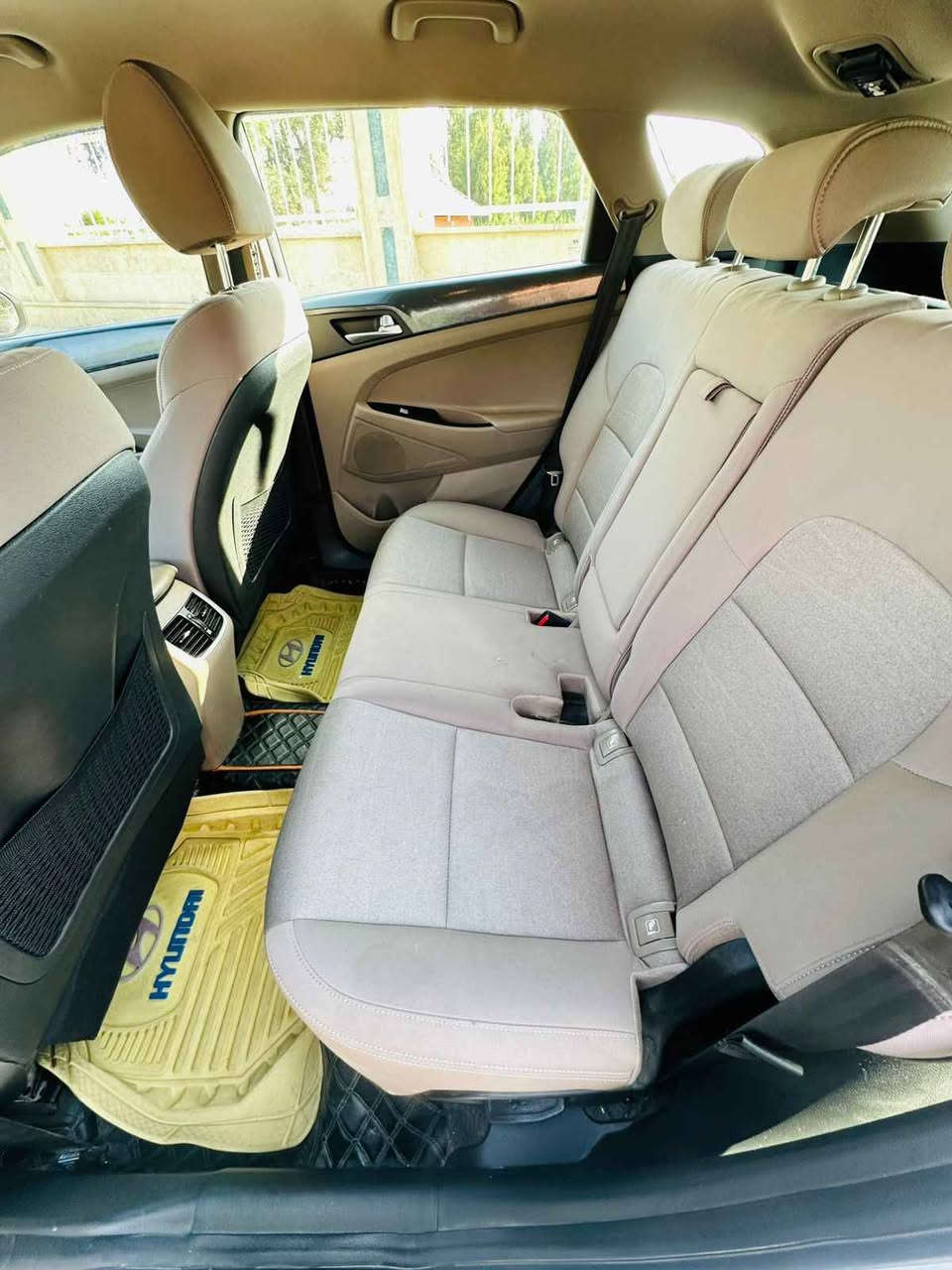 توسان موديل 2021
وارد چيكي رقم دهوك
ضرر صبغ جاملغ السايق و باب السايق وحالوب خفيف على السقف .
السيارة ماشية 68 الف Km
محرك 2000 دوش
مواصفات 
مري شفط 
كامرة خلفية وكامرة أمامية 
متحسسات أمامية وخلفية 
أضاءة خفية تحت المري
كشنات كهربائية
قاعدة شحن لاسلكي
تبريد قطعتين 
بصمة تشغيل وبصمة بالأبواب 
تحكمات ستيرن
مثبت سرعة 
ثلاجة بالجكمجة
3 وضعيات سياقة (ايكو _ سبورت _ كمفورت)
بك لايت led
ويل 19
كشافات ضباب وليد نهاري
السعر 173 ورقة
السيارة باسمي
***********  يوجد واتس Singapore
