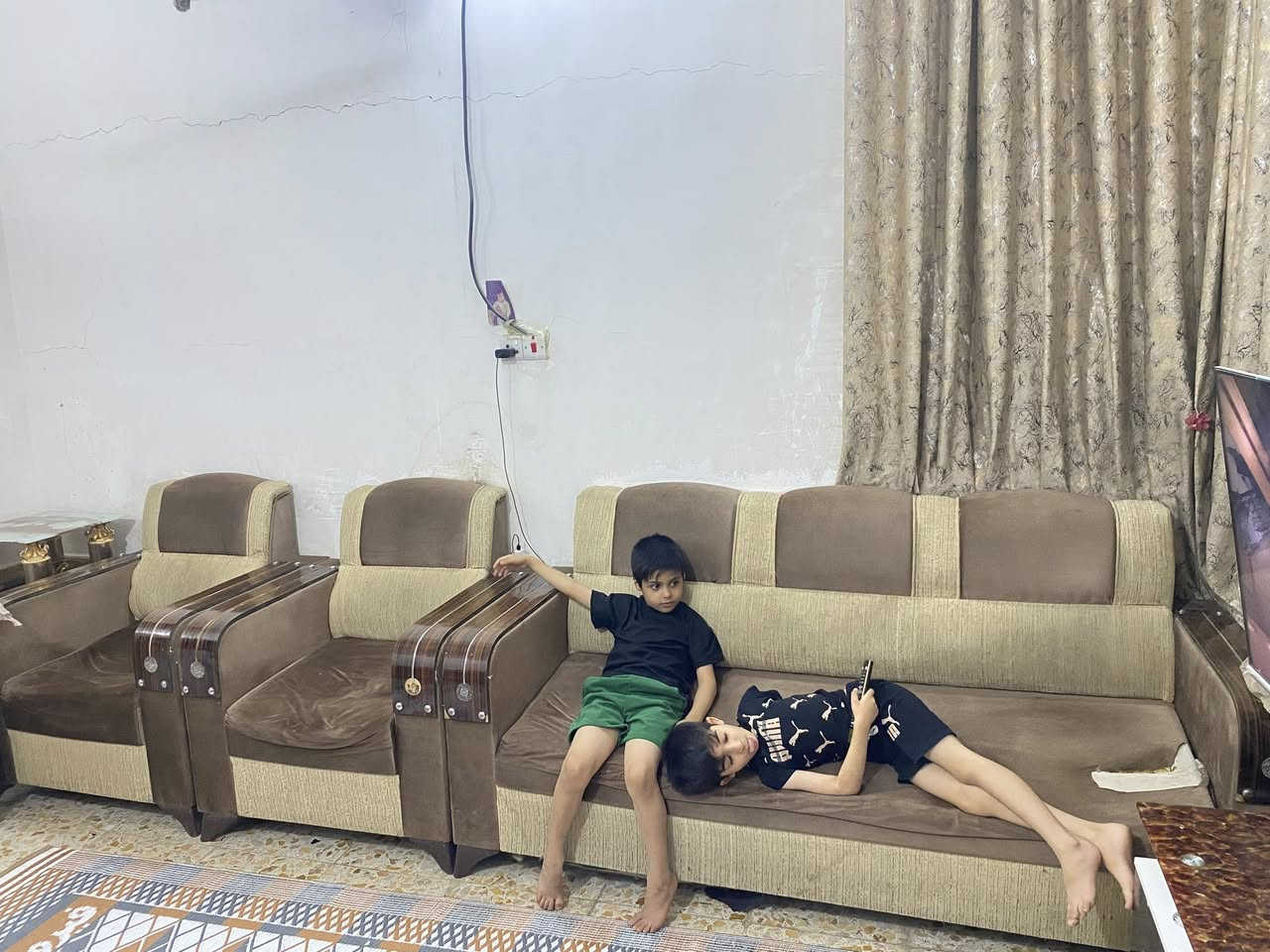 للبيع مستعجل  ٢مقاعد كبار
ومقعد وسط و٢كراسي 
ب٢٠٠وبيه مجال


**إذا كنت صاحب هذا الإعلان وتريد حذفه لأي سبب، رجاءا أرسل رسالة إلى الدعم الفني**