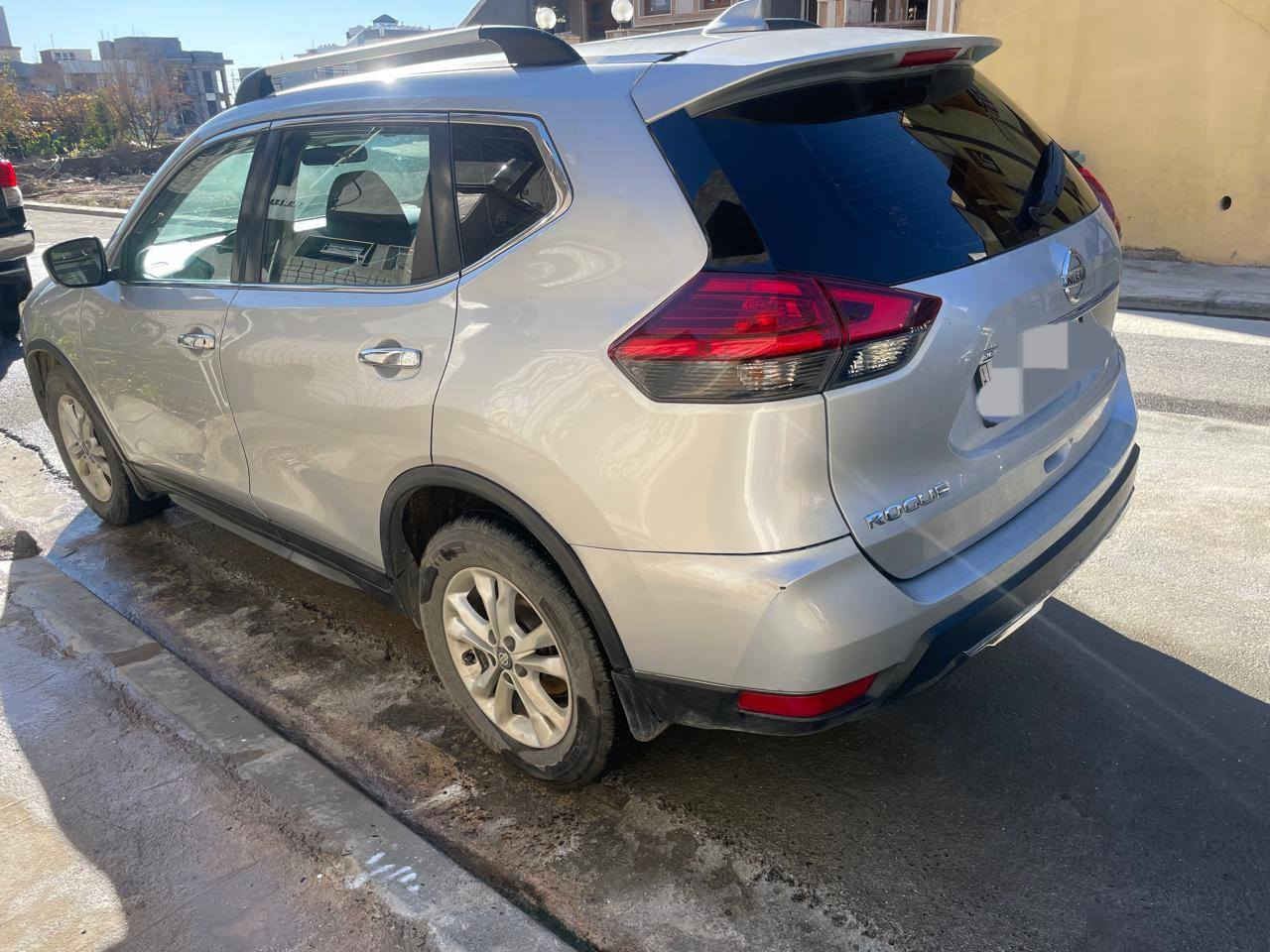 نیسان روج 
مودێل ٢٠١٧
گێرو مەکینە ب شەرت 
دەبل ئەکسن  
رەقەمو سەنەوی جدید  ، تحویل بشەرت 
٢ پارچە و نیڤ بویاغ تێدایە 
٤ تایرە جدید لبنن 
سعر  155$ و مجال
***********
*********** دهوك, العراق
