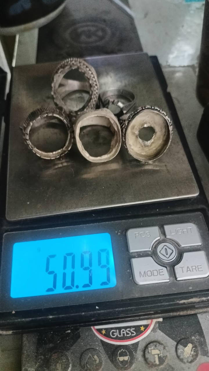 فضه كسر 60 غرام  بيع للكل سعر الغرام 3250 الف


**إذا كنت صاحب هذا الإعلان وتريد حذفه لأي سبب، رجاءا أرسل رسالة إلى الدعم الفني**