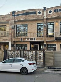 دار إيجار في منطقه السيديه مساحه ٥٠ متر يحتوي على ٣ غرف نوم وصاله ومطب...