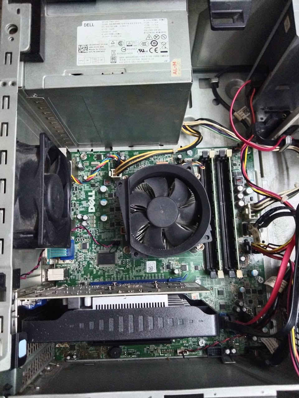 السلام عليكم 
حاسبة دسكتوب سستم انتل كور 5 جيل الرابع مستعملة نظيفة للبيع من شركة Dell 9020
......
السعر 200 ألف دينار 
***********
عنوان بغداد زيونة 
البيع بضمان الفحص 
لا يتوفر توصيل 
لا يتوفر توصيل 
.....
ملاحظة 
كيس فقط بدون أي ملحقات 
كيس فقط بدون أي ملحقات 
.....
المواصفات 
معالج انتل كور 5 جيل الرابع رقم المعالج 4570
كارد شاشة 4 كيكا جديد Nvidia GTX 750 GDDR5 
هارد 256 كيكا للنظام والبرامج جديد SSD 
هارد 160 كيكا للالعاب والتخزين HDD 
هارد 500 كيكا للالعاب والتخزين HDD 
رام 16 كيكا جديد 8+8 تردد 1600 DDR3 
مذربورد جيل الرابع Dell H81 DDR3 
مشغل اقراص ديفيدي DVD 
......
الحاسبة تعمل على نظام وندوس 11 وتحتوي على أكثر من 60 لعبة طور القصة اوفلاين مع لعبة ببجي موبايل اونلاين 
.....
مع جزيل الشكر لإدارة المجموعة
