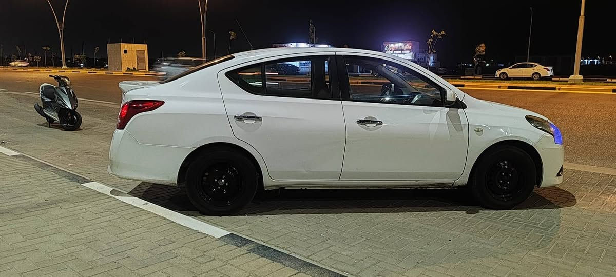 سلام عليكم نيسان صني 22 السياره بيه 3 قطع تبديل جاملق وثنين بيبان السيارة كير مكينه تبريد تخم تاير جاهزه كلش مكاني بصره سعره 90 الشراي يتفضل خاص مو شراي لا يراسل ***********
