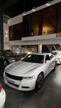 دوج تشارجر SXT • ٢٠١٥ • ١٠٣٠٠٠ كم