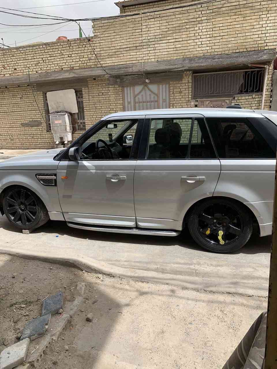 السلام عليكم
رانج روفر موديل ٢٠٠٦ محدث ٢٠١٣ 

رقم اربيل الدولي 

جكات السياره متصعد 

السعر ٧٠ وبيها مجال 

بغداد حي اور 

***********
