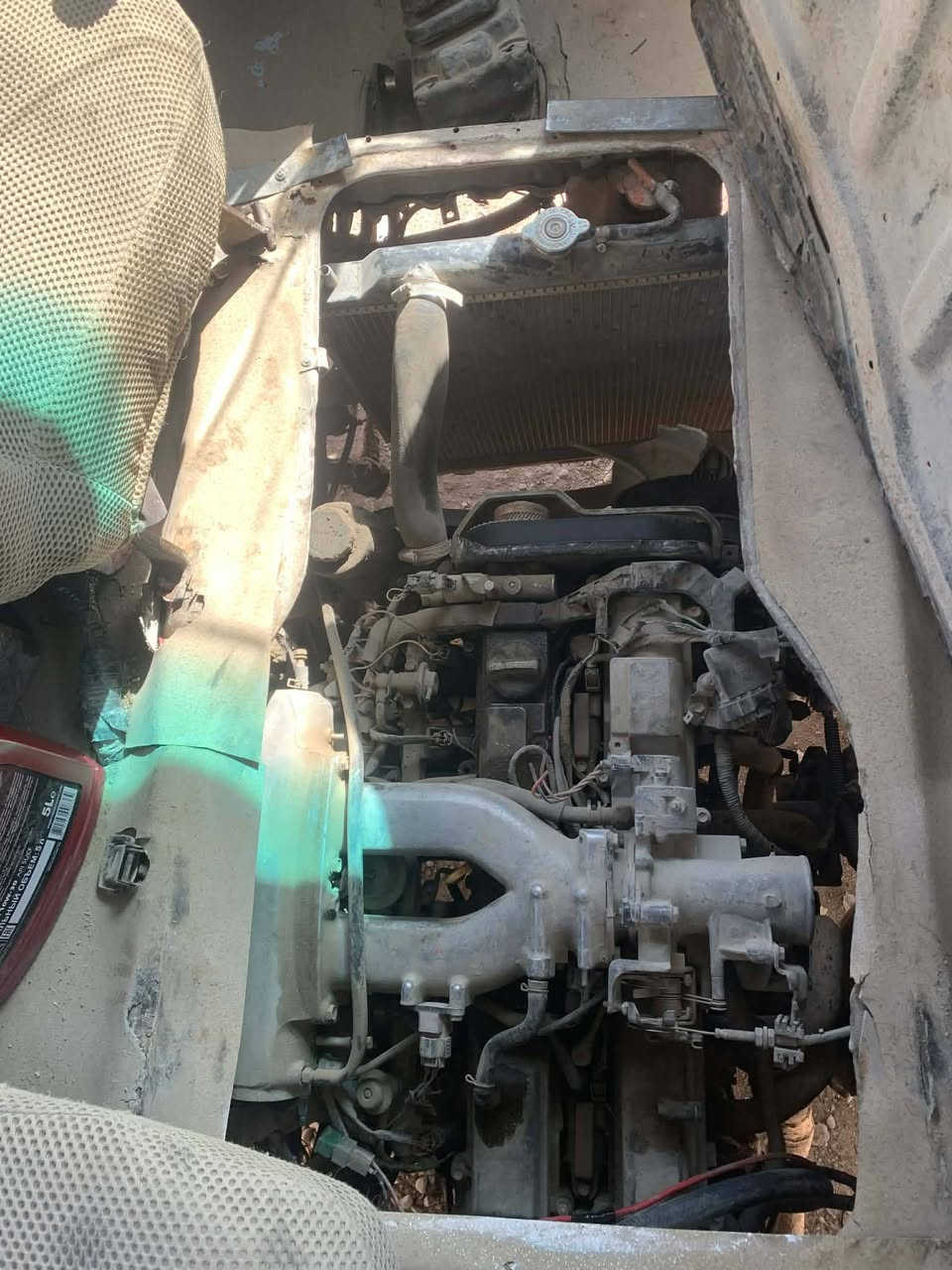 السلام عليكم
كوستر عريضه للبيع السيارة كهربائياتها جاهزه 
تايراتها نظيفة مكينه بانزين تنقص دهن قليل 
***********
